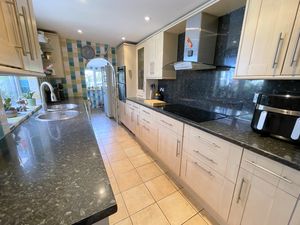 Silcott Street- click for photo gallery